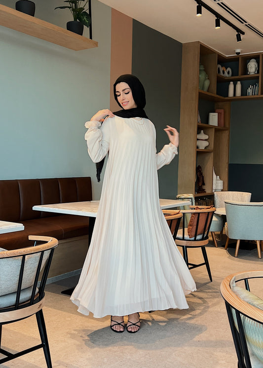 Cloach Pleated Dress In Cream