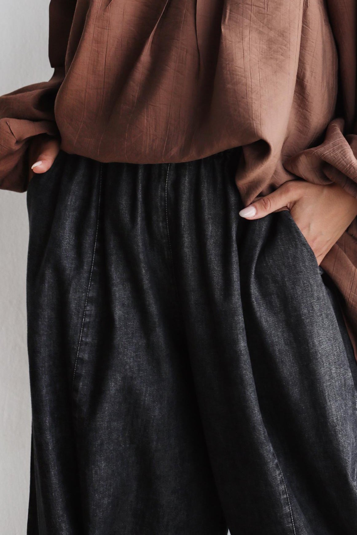 Balloon Denim pants in Black