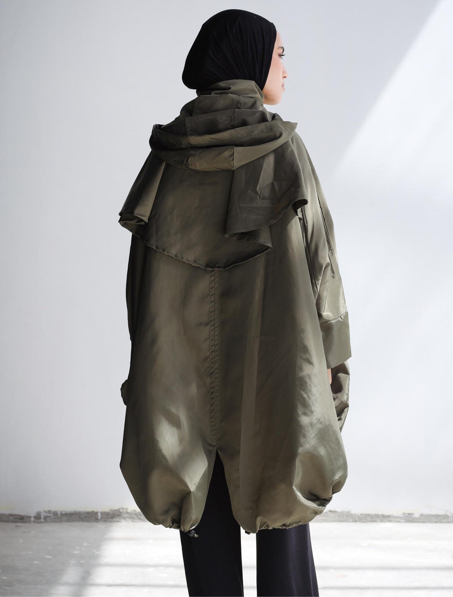 Aero Waterproof Poncho In Olive