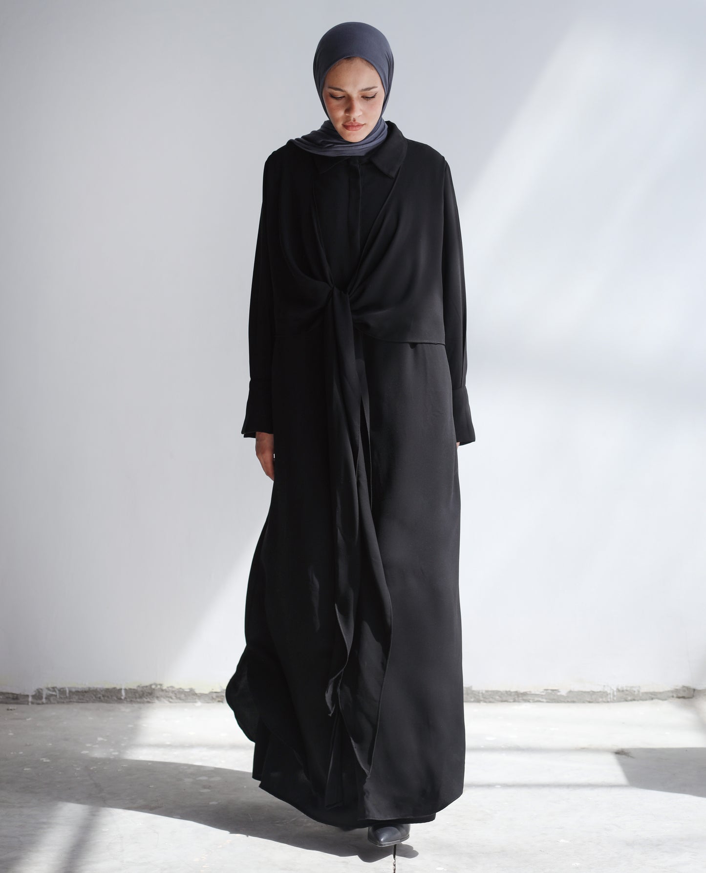 Knot Crep Shirt Abaya In Black