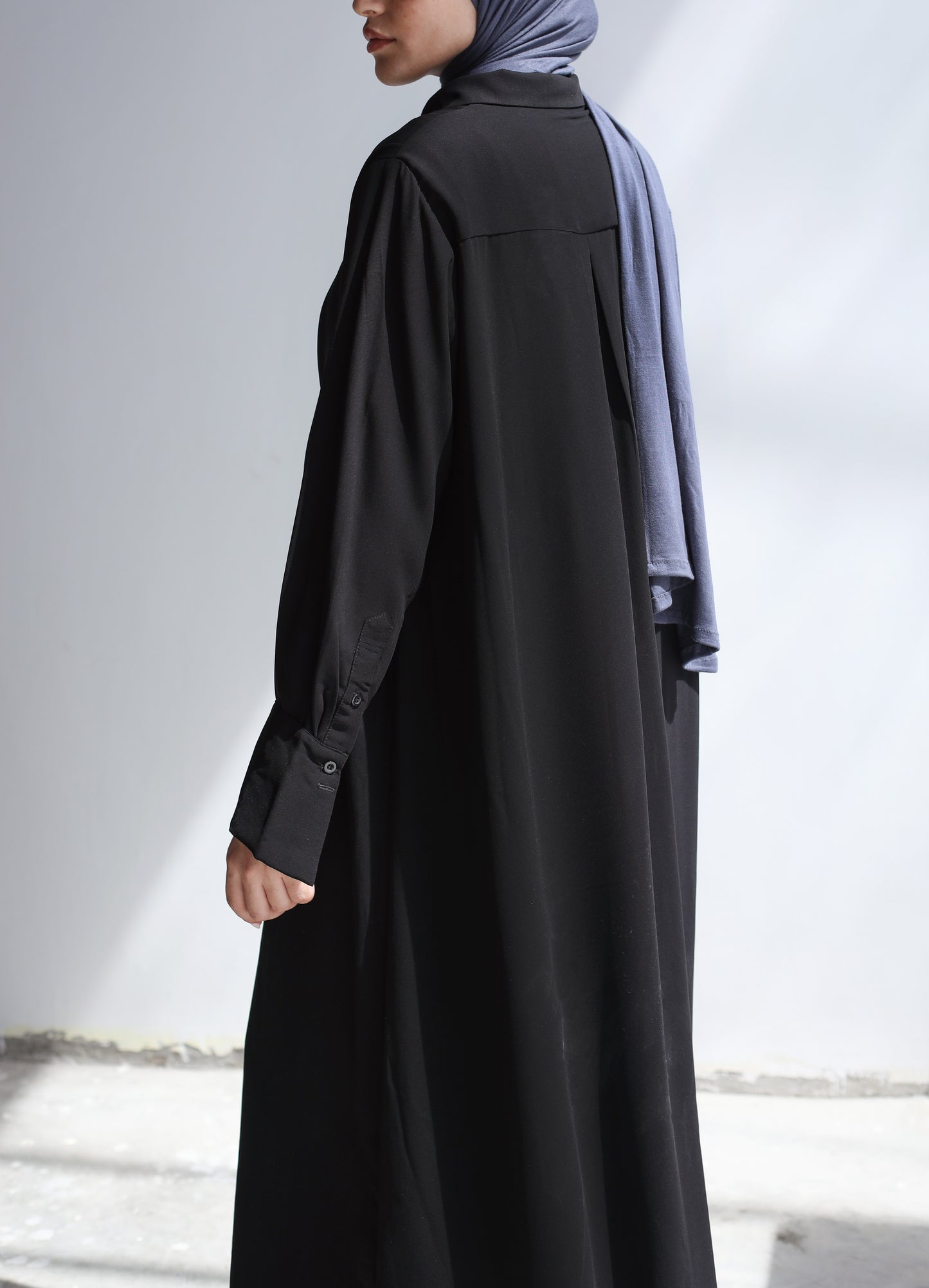 Knot Crep Shirt Abaya In Black