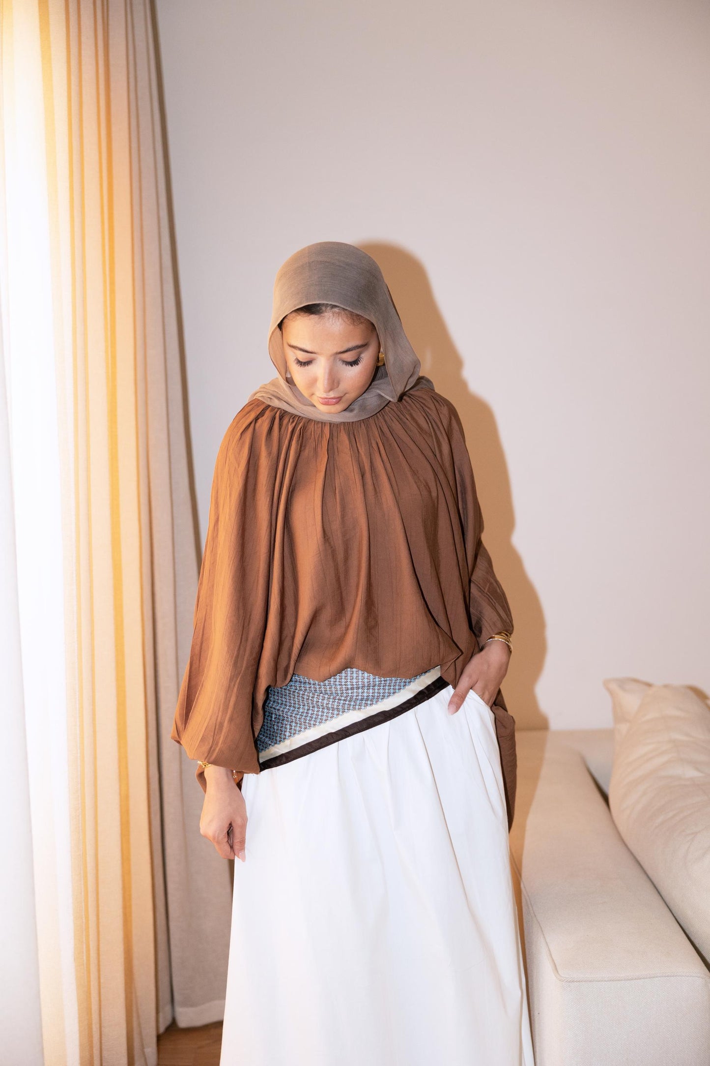 The Balloon Cloud Top in Coconut Brown