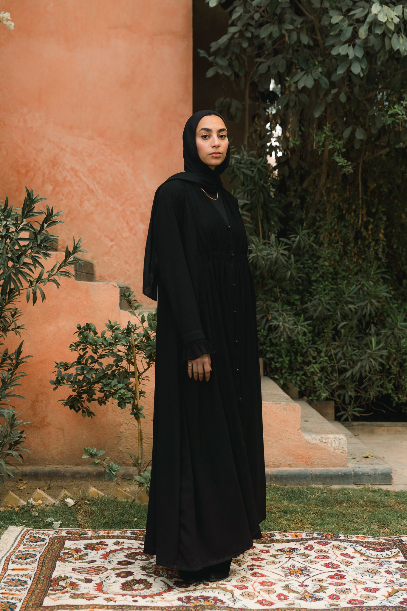 Gathered waist abaya