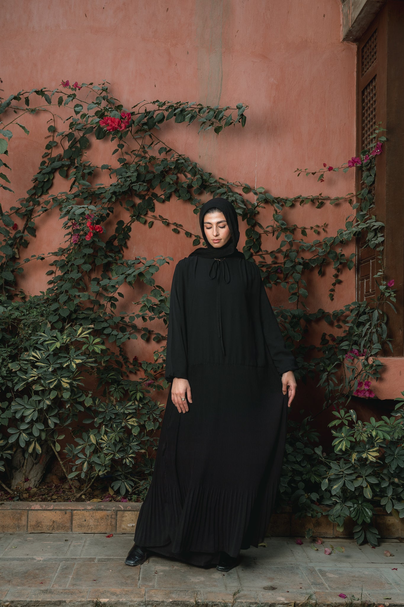 Tie-detail Pleated Dress in Black