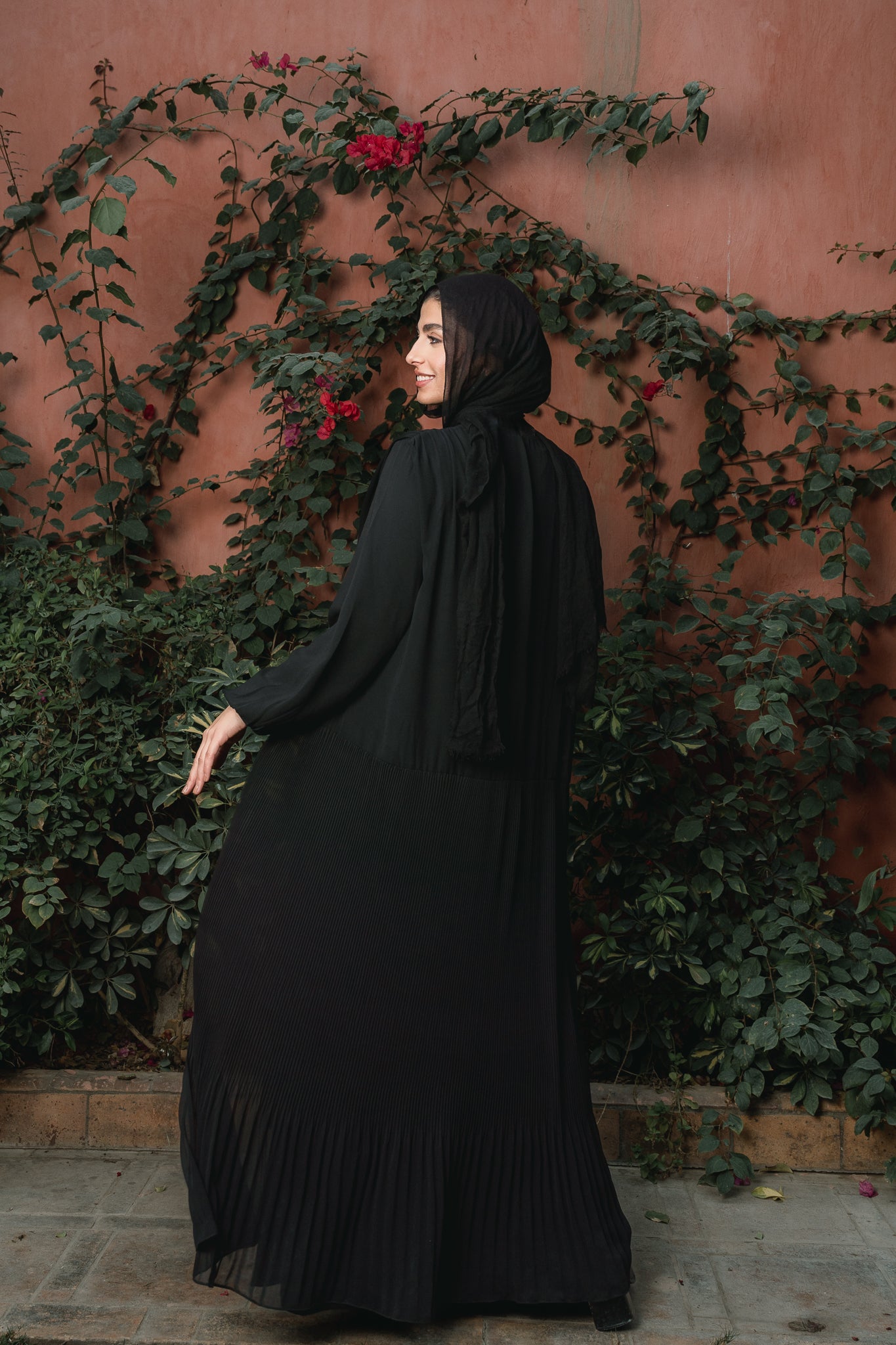 Tie-detail Pleated Dress in Black