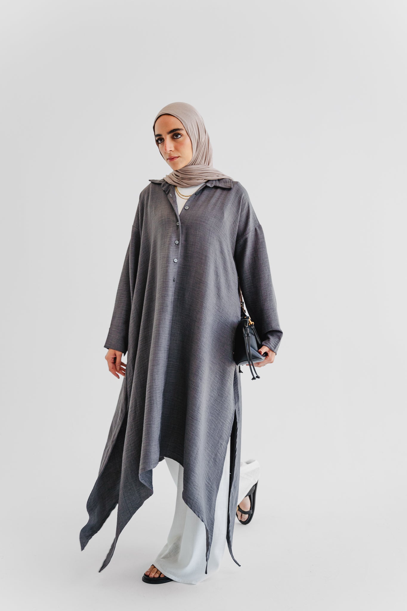 The Ease Top In Charcoal Gray