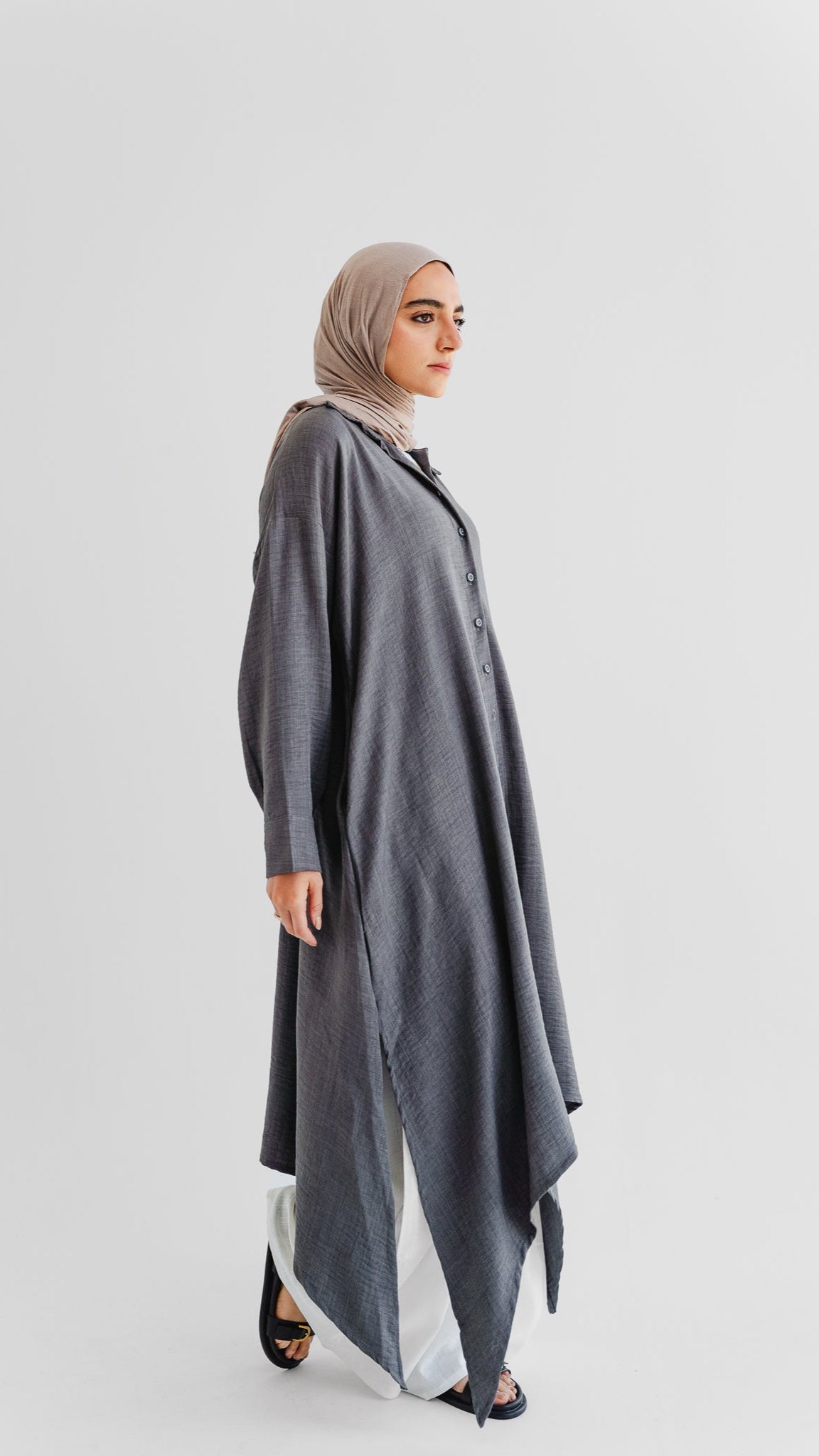 The Ease Top In Charcoal Gray