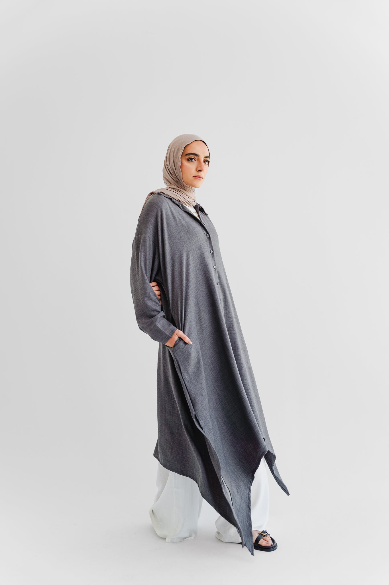 The Ease Top In Charcoal Gray