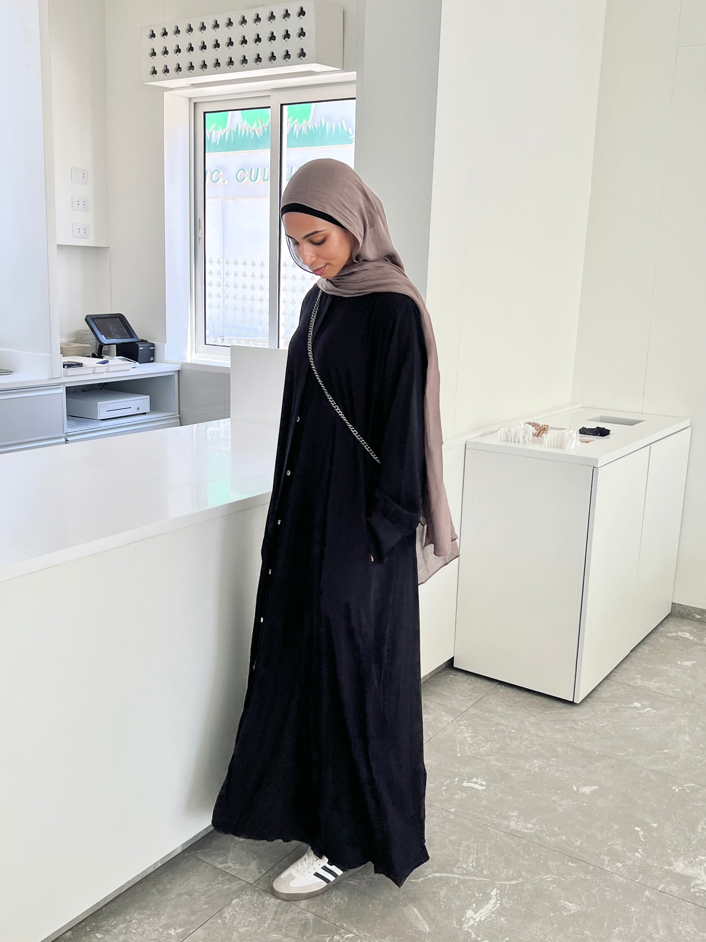 9-5 Elegance Shirt Dress In Black