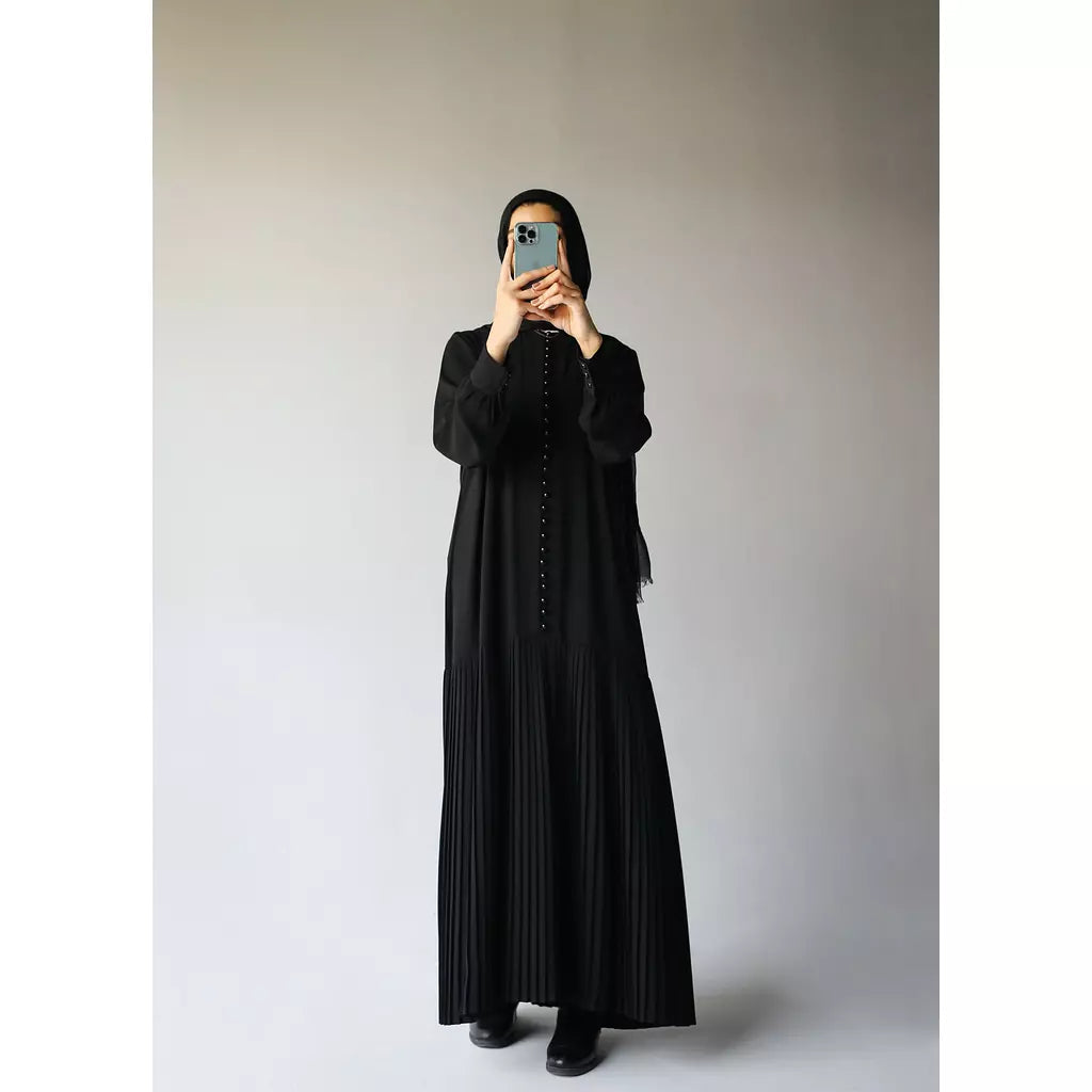 Buttoned Pleated Abaya