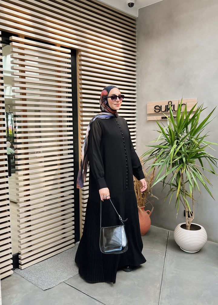 Buttoned Pleated Abaya