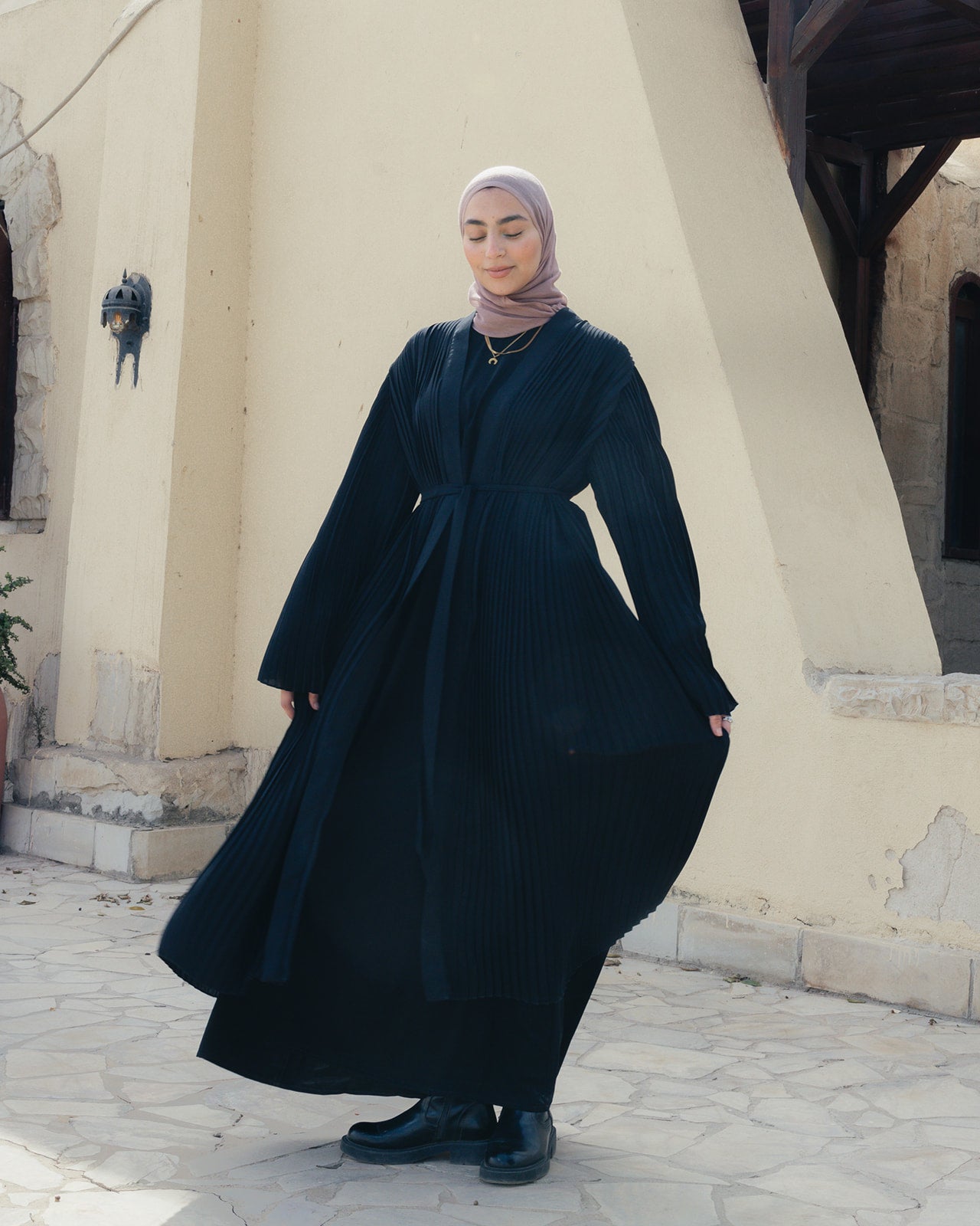 Pleated Kaftan In Black
