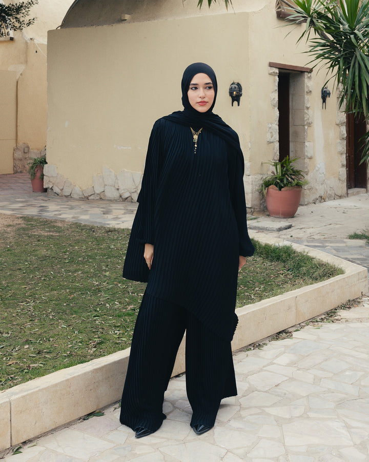 The Pleat Fall Set In Black