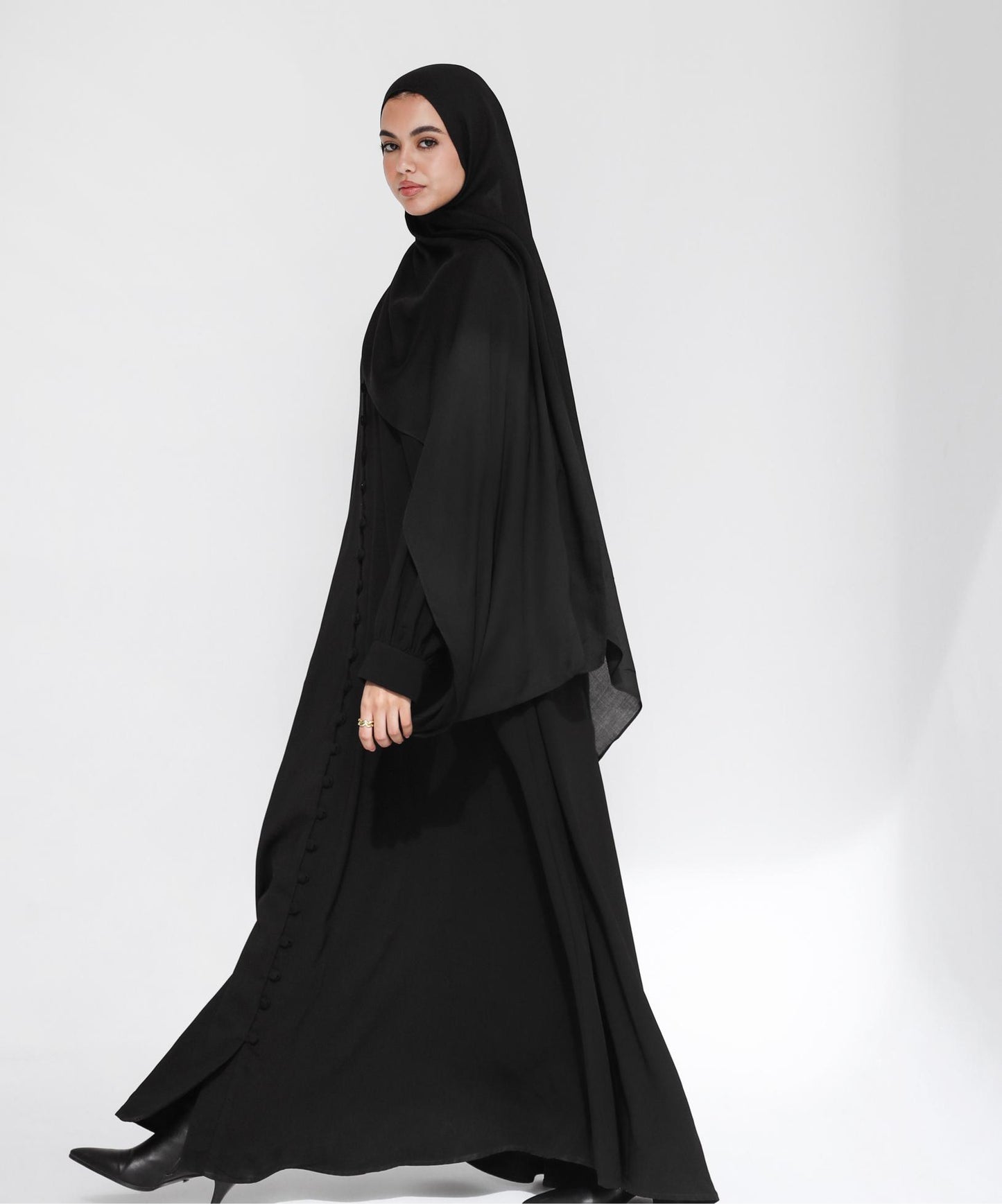 Buttoned Belle Abaya
