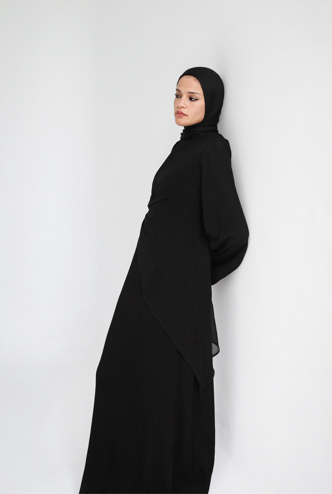 The Knotted Grace Abaya