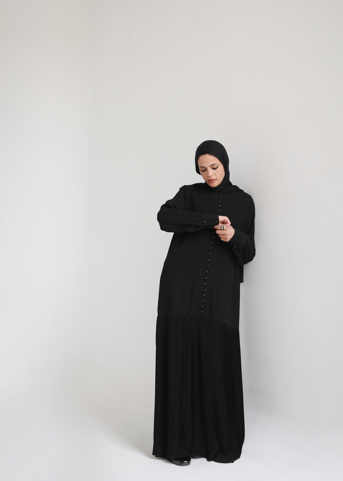 Buttoned Pleated Abaya