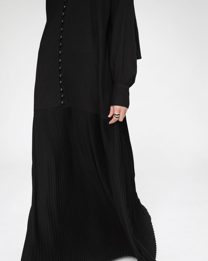 Buttoned Pleated Abaya