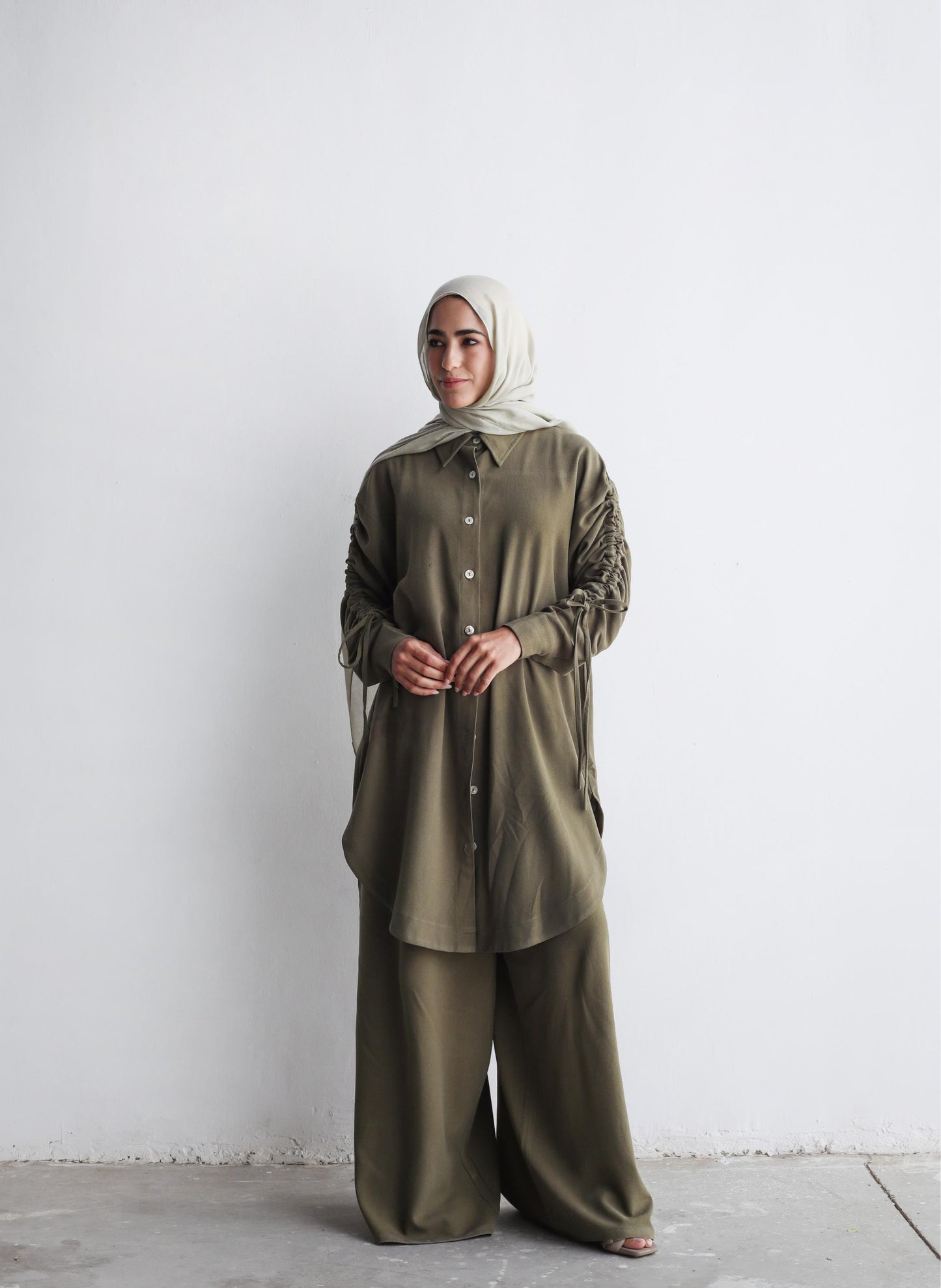 The Everyday Linen Set In Olive