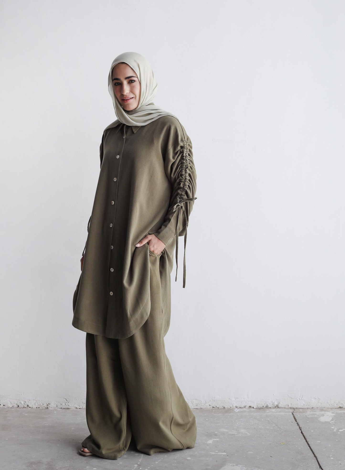The Everyday Linen Set In Olive