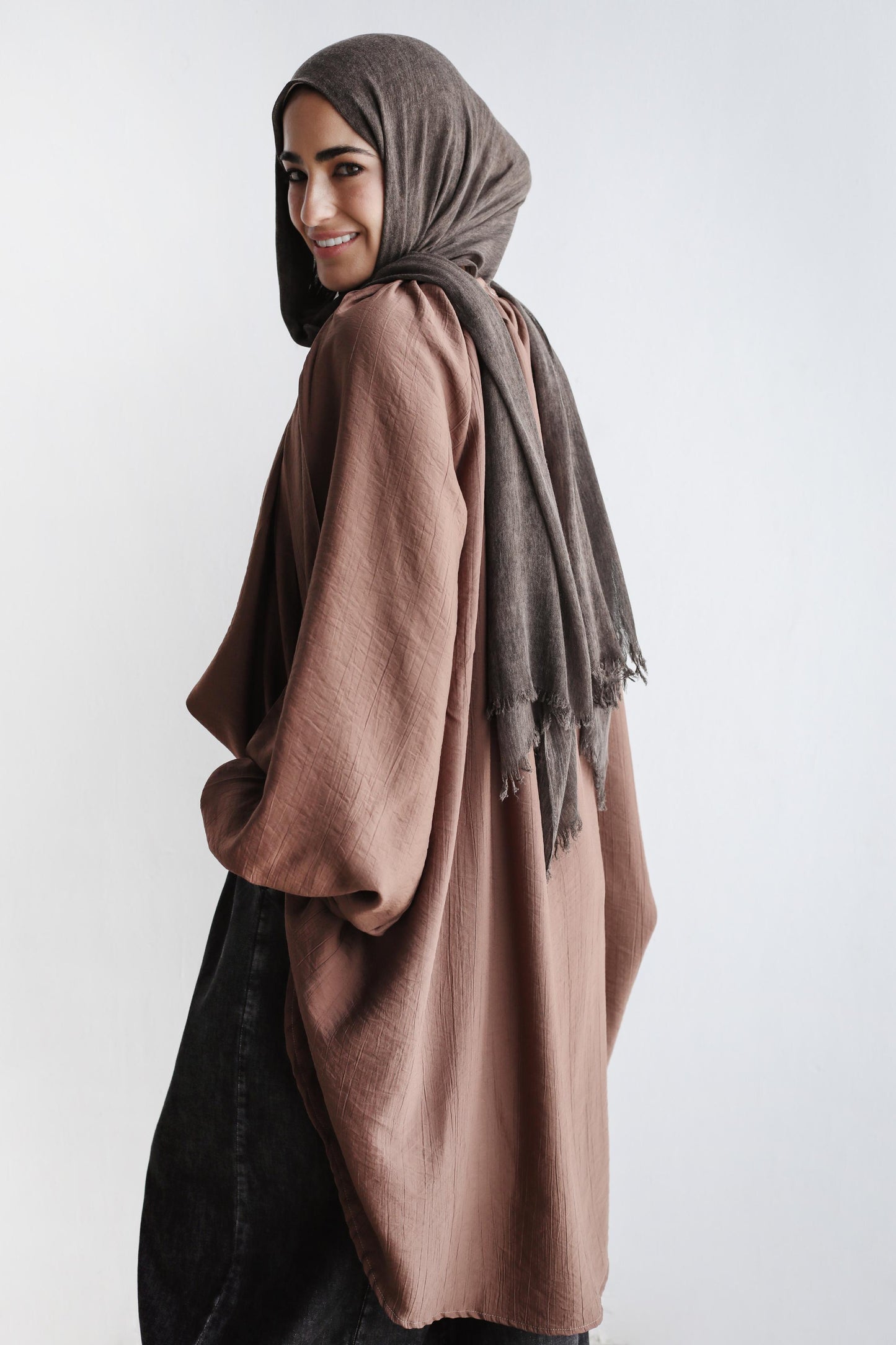 The Balloon Cloud Top in Coconut Brown