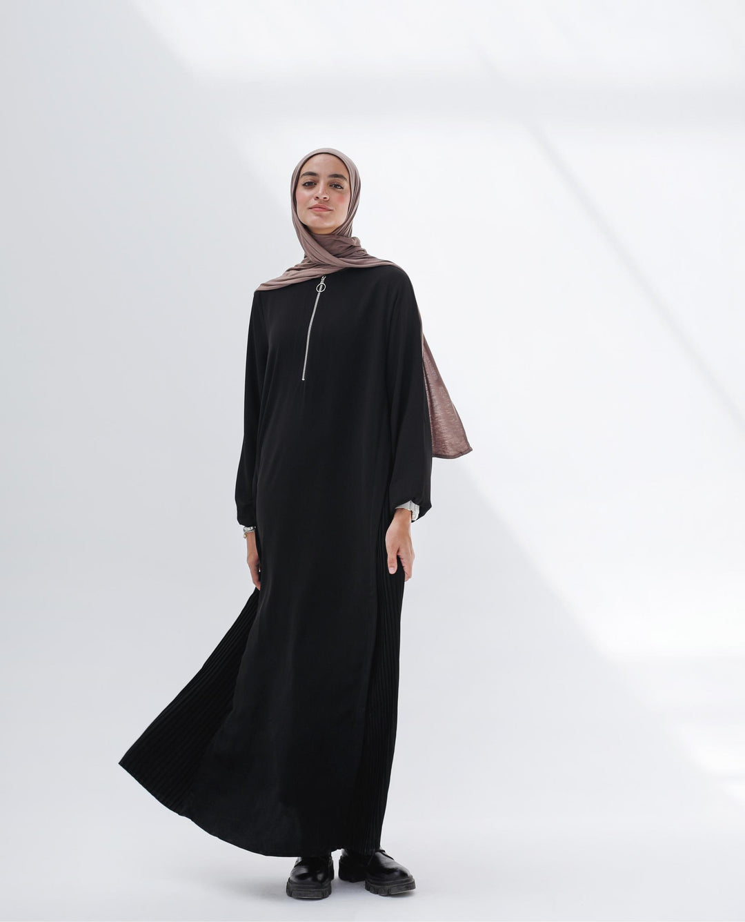 Side Pleated Abaya With Front Zipper