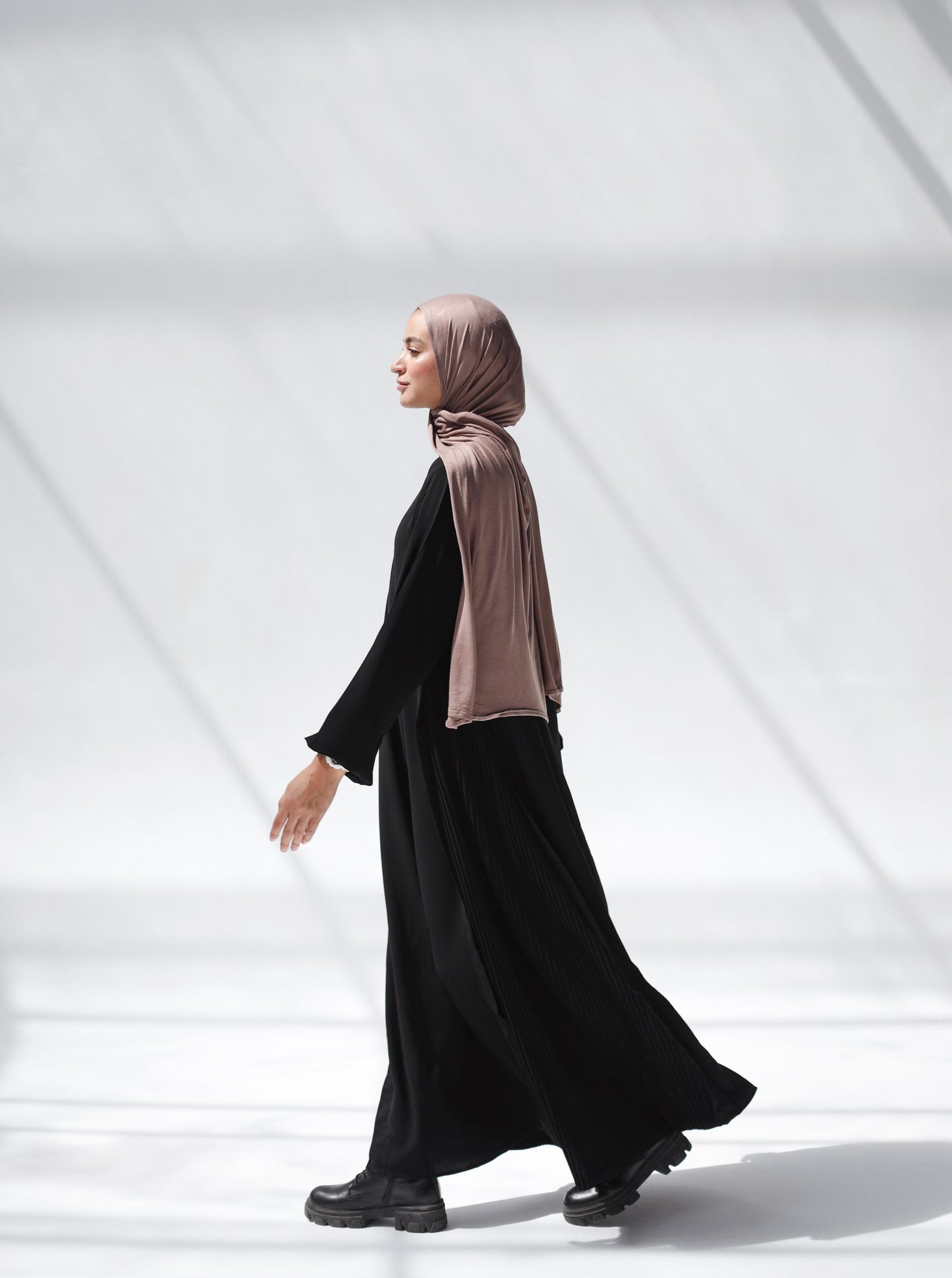 Side Pleated Abaya With Front Zipper