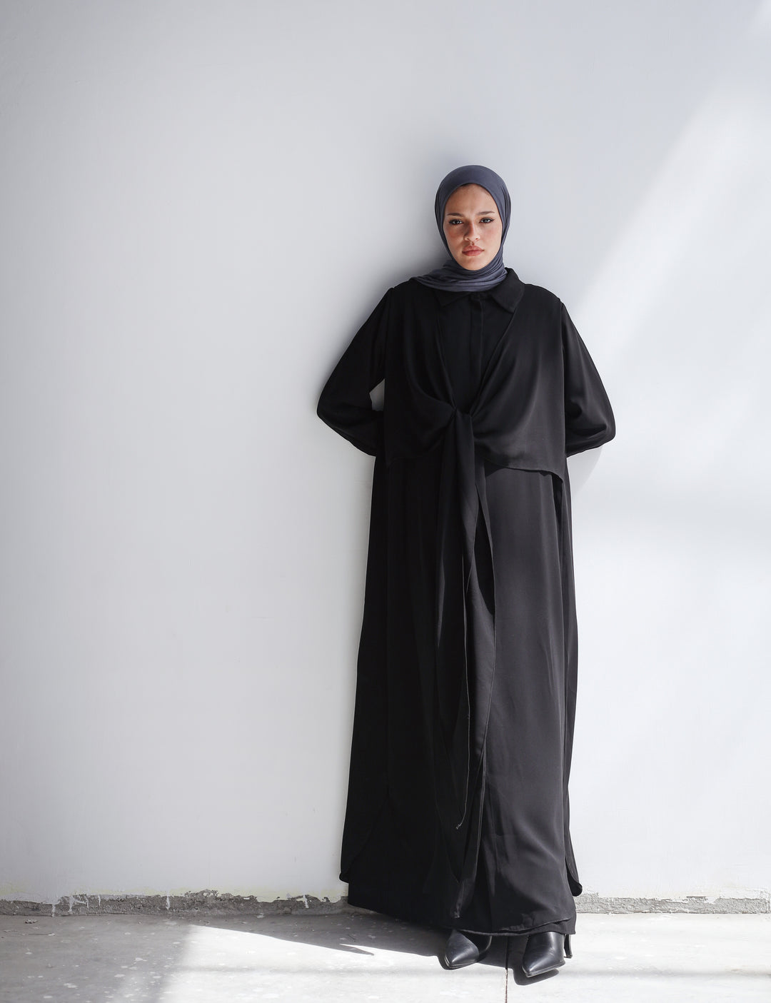 Knot Crep Shirt Abaya In Black