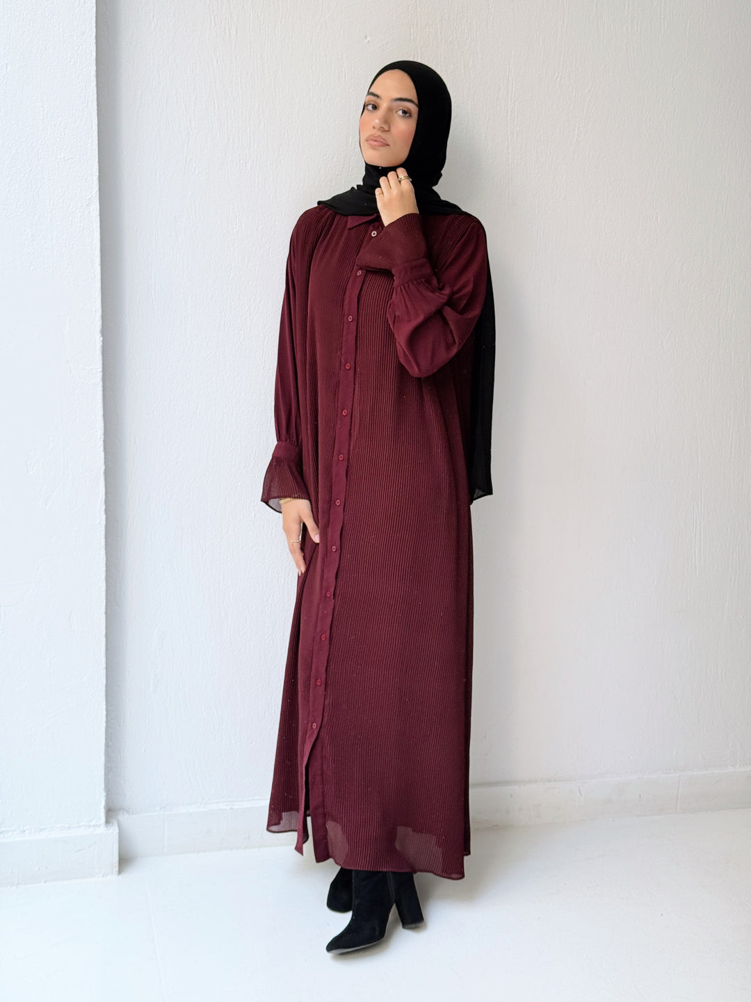 Timeless Pleated Shirt in Burgundy