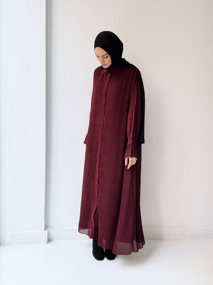 Timeless Pleated Shirt in Burgundy