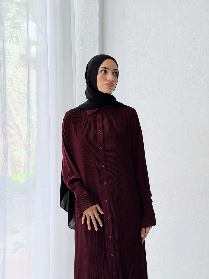 Timeless Pleated Shirt in Burgundy