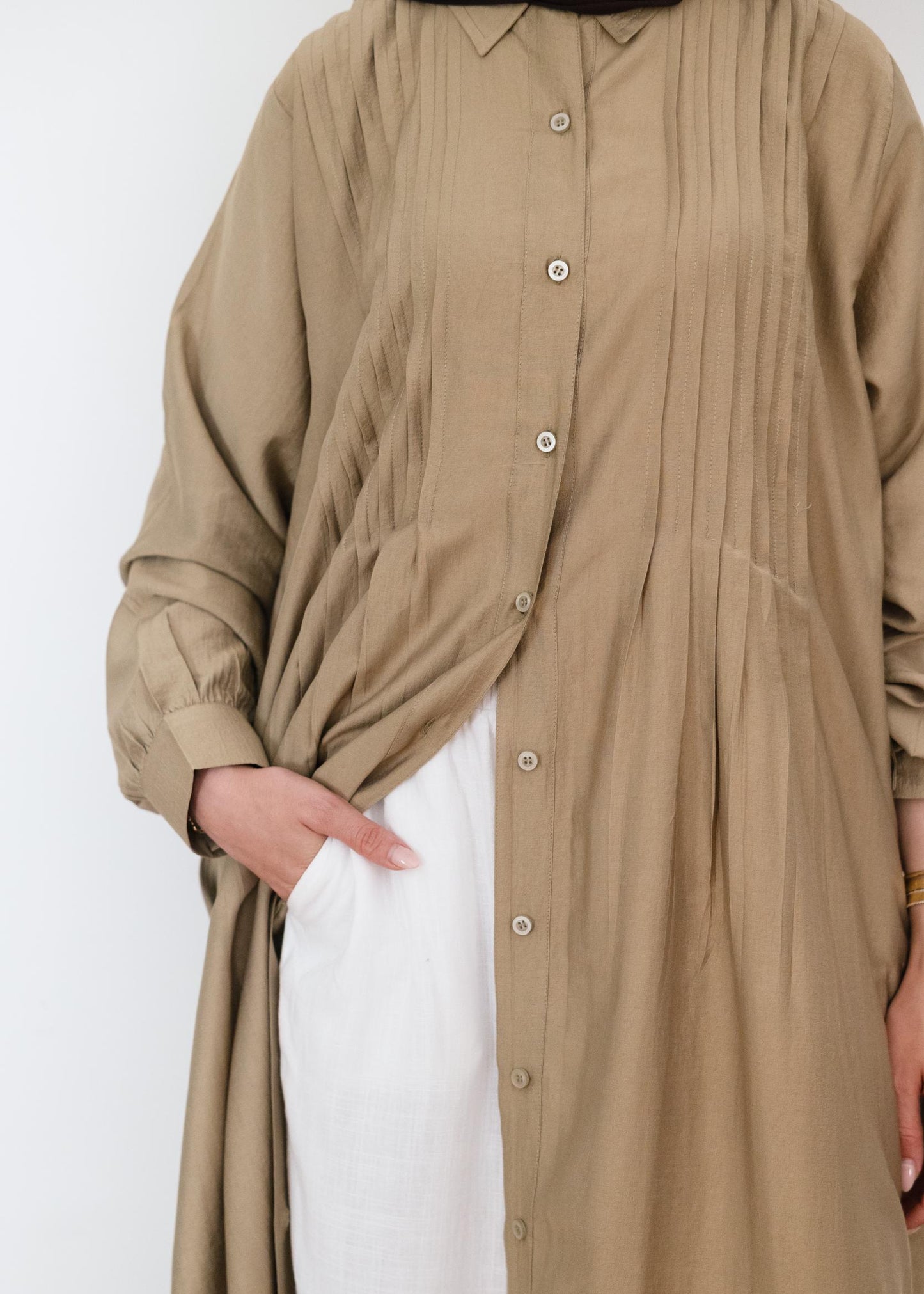 The Summer Pleat Shirt Olive
