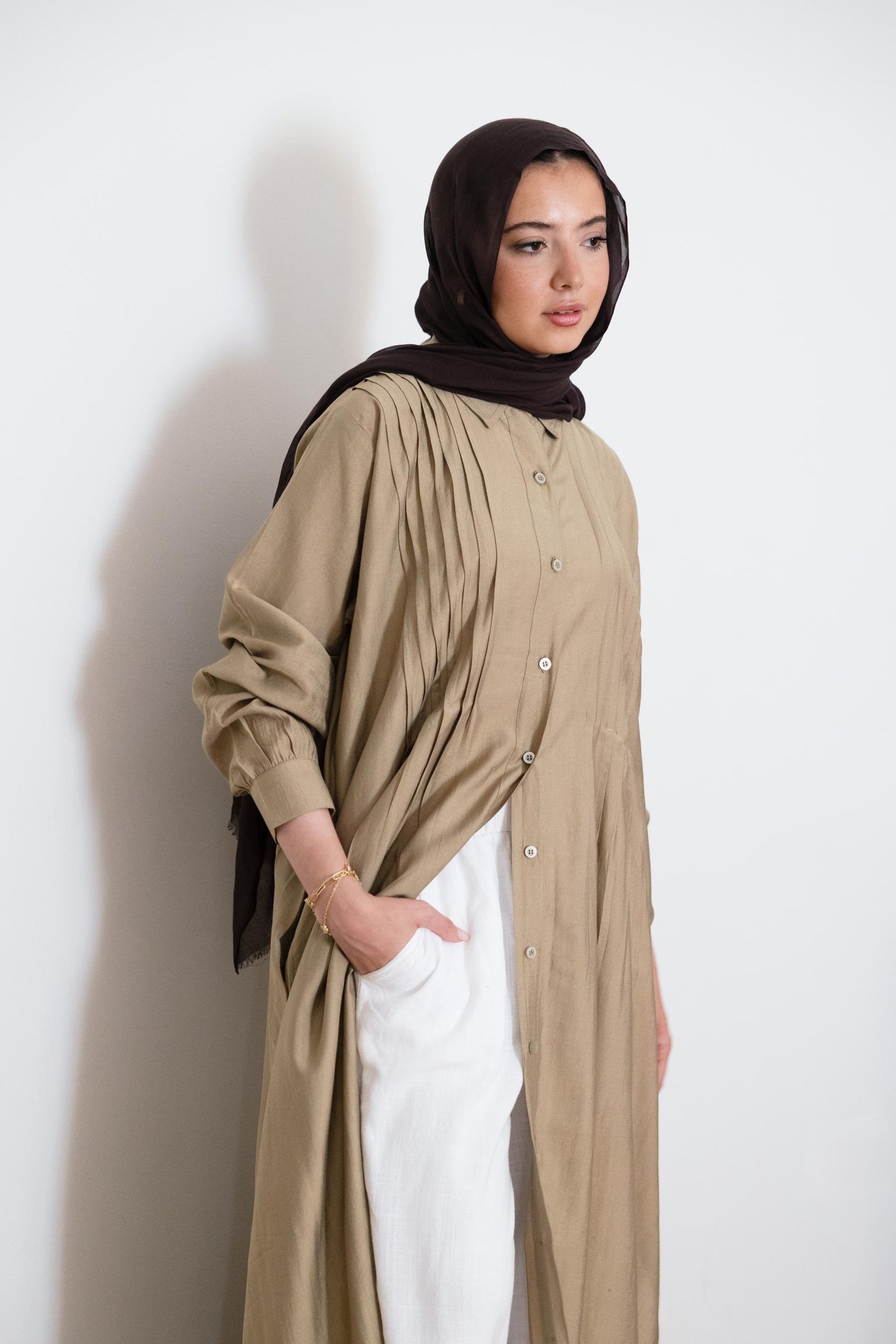 The Summer Pleat Shirt Olive