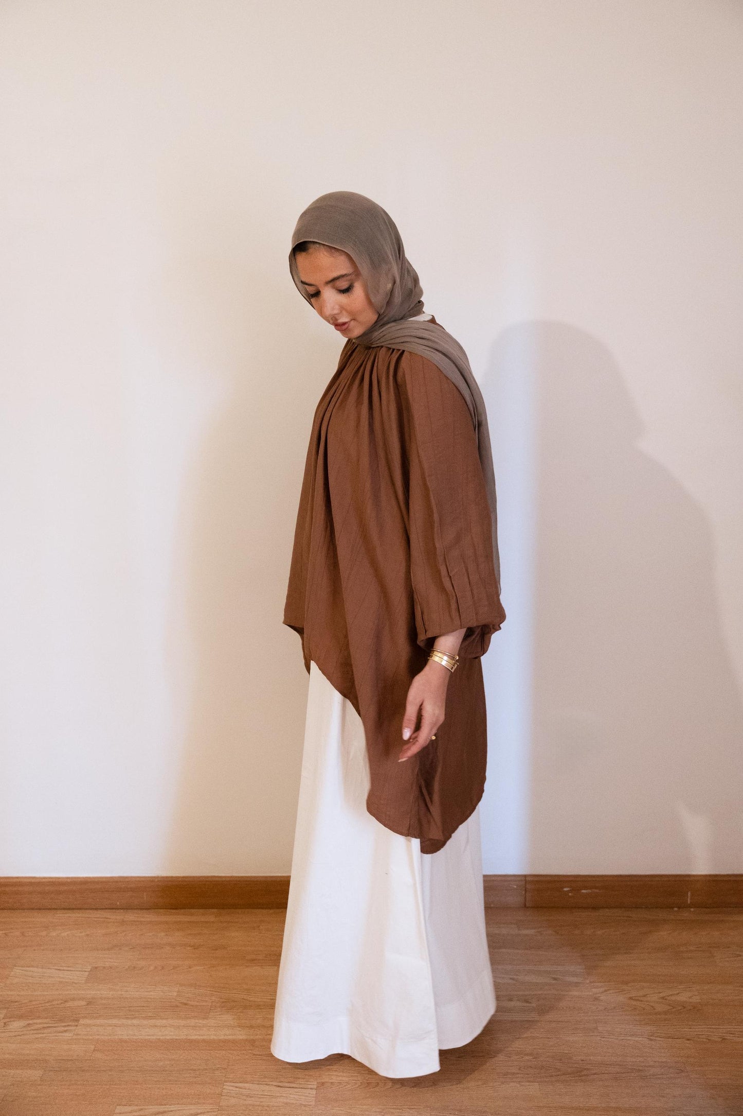 The Balloon Cloud Top in Coconut Brown