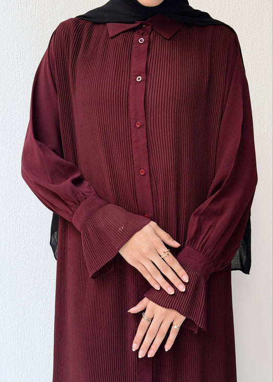 Timeless Pleated Shirt in Burgundy
