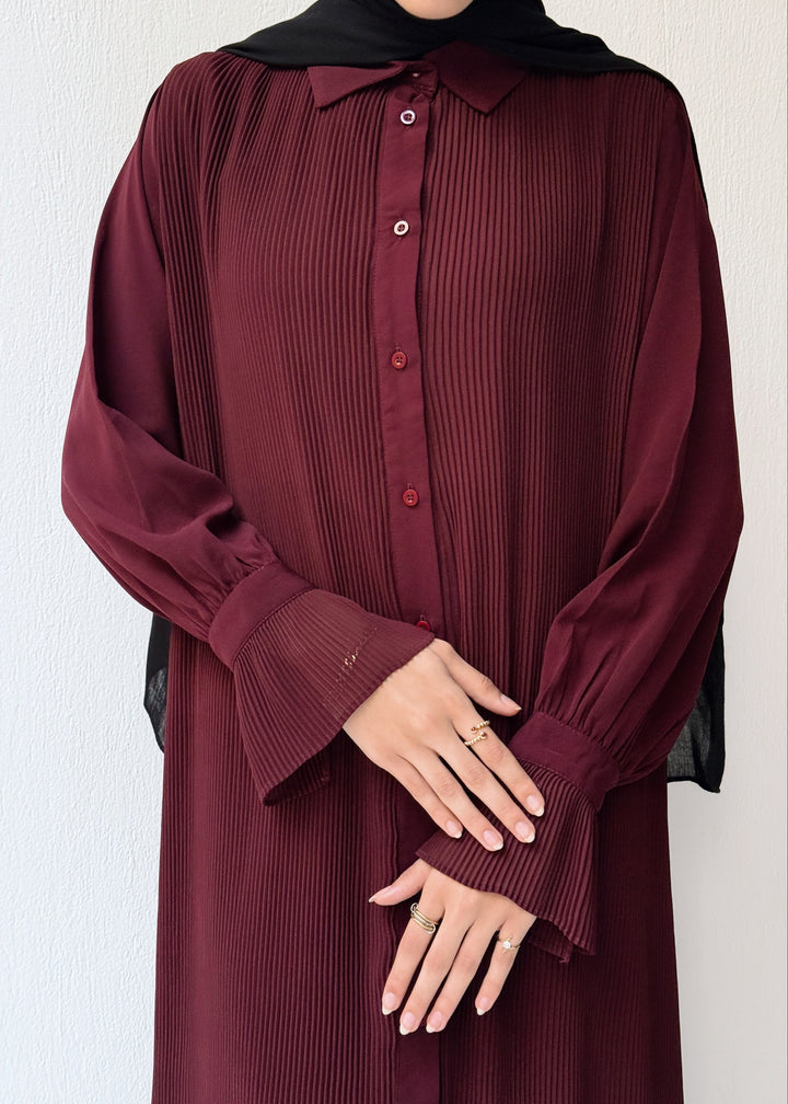 Timeless Pleated Shirt in Burgundy