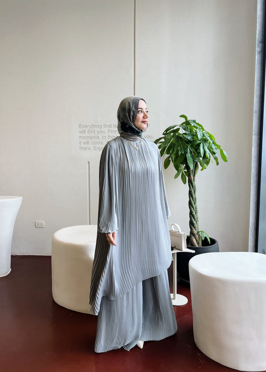 The Pleat fall Set In Moonlight