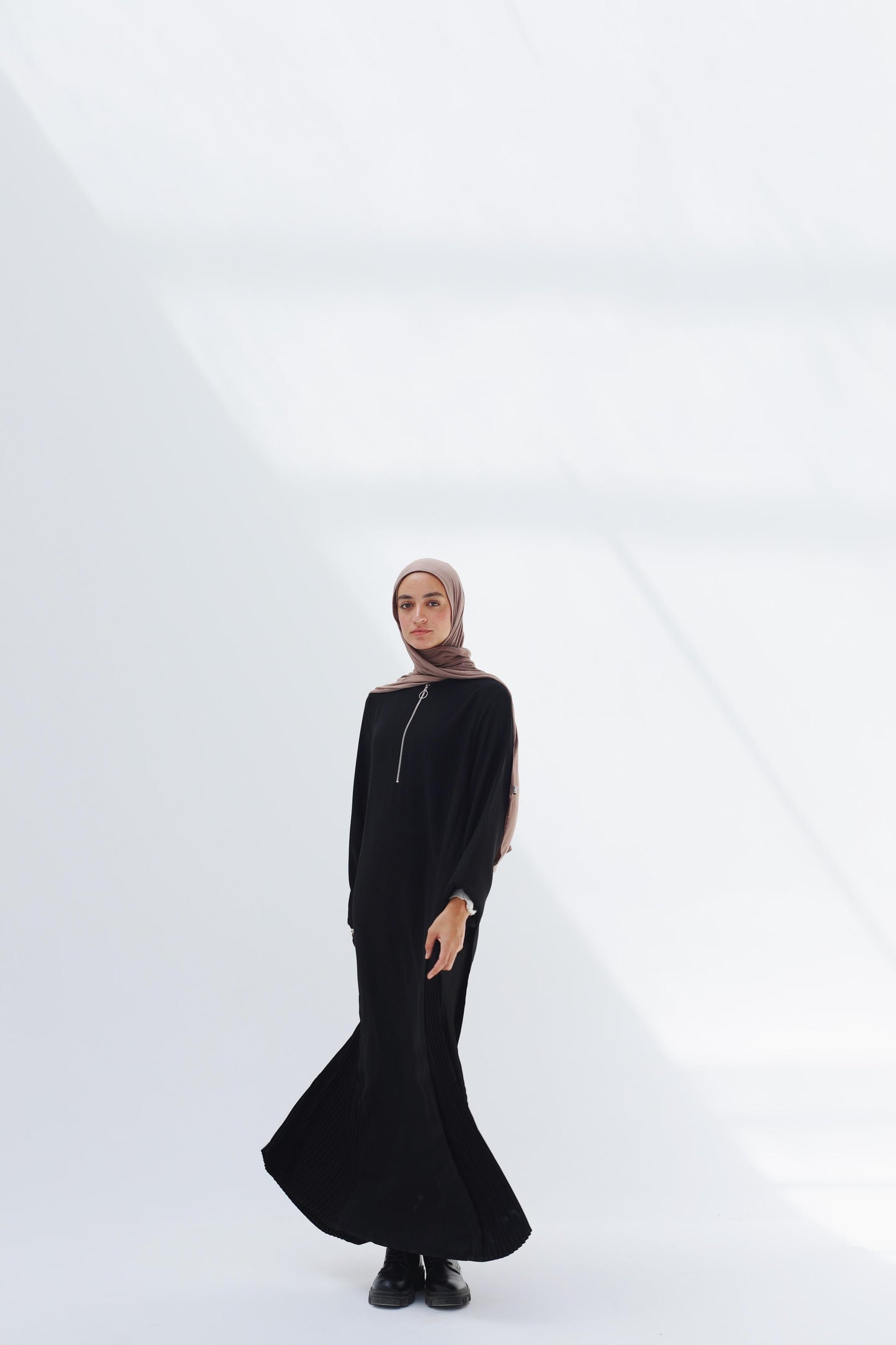 Side Pleated Abaya With Front Zipper