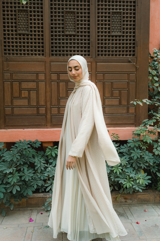 Dazzling kimono in cream