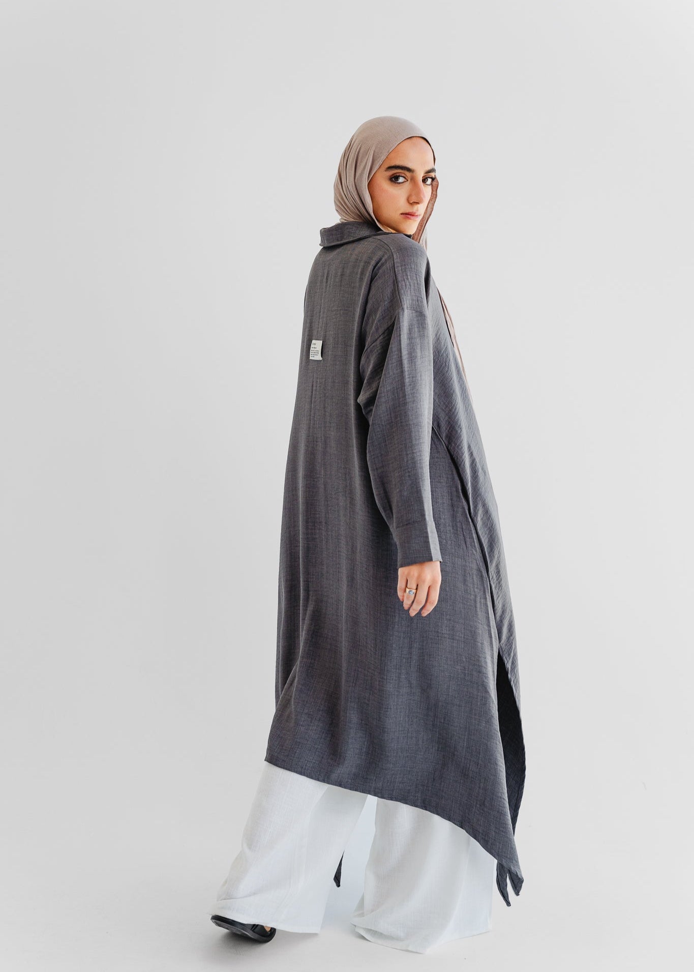 The Ease Top In Charcoal Gray