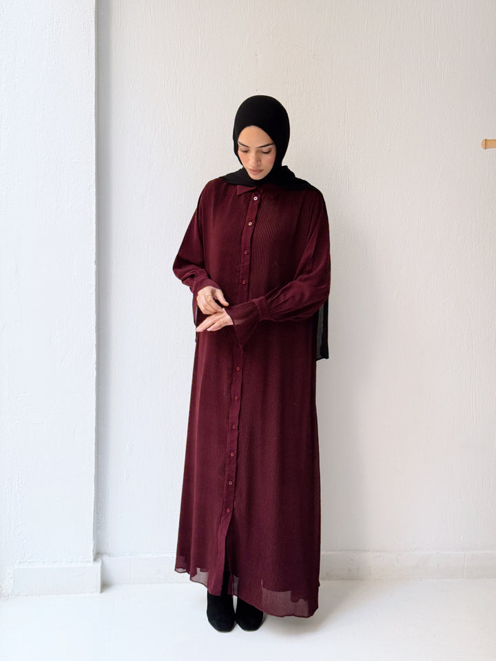Timeless Pleated Shirt in Burgundy
