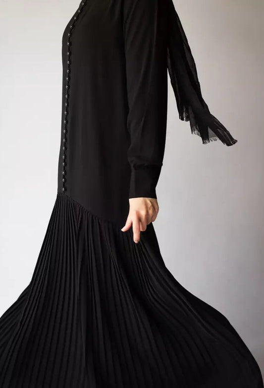 Buttoned Pleated Abaya