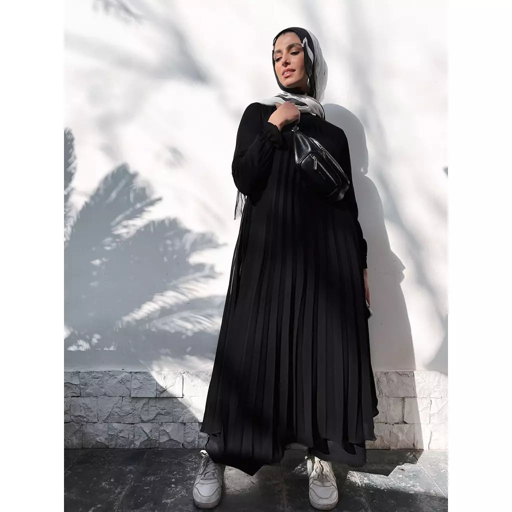 Black Cloach Pleated Dress