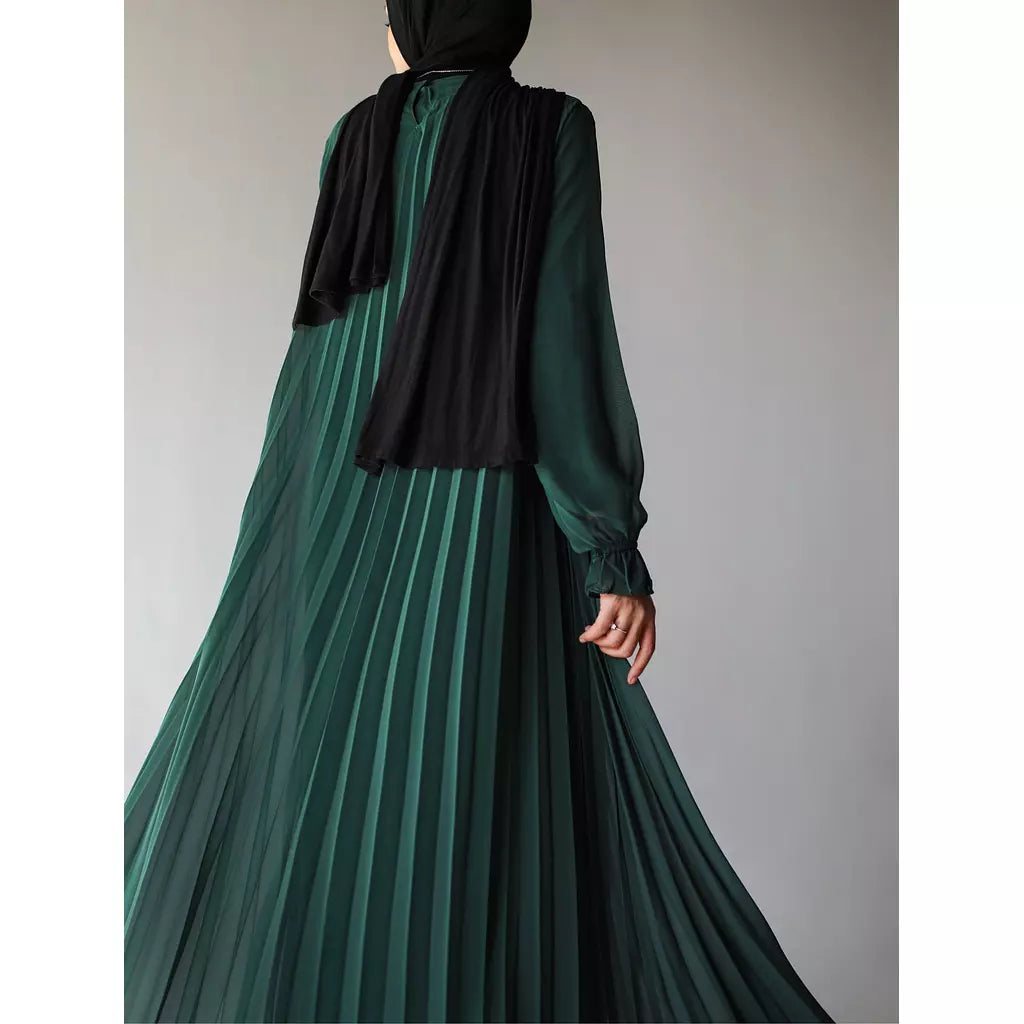Cloach Pleated Dress In Green